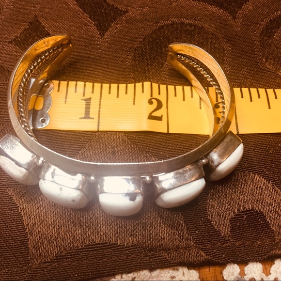 Navajo Vintage Sterling Silver Bracelet - Picture 7 of 8
